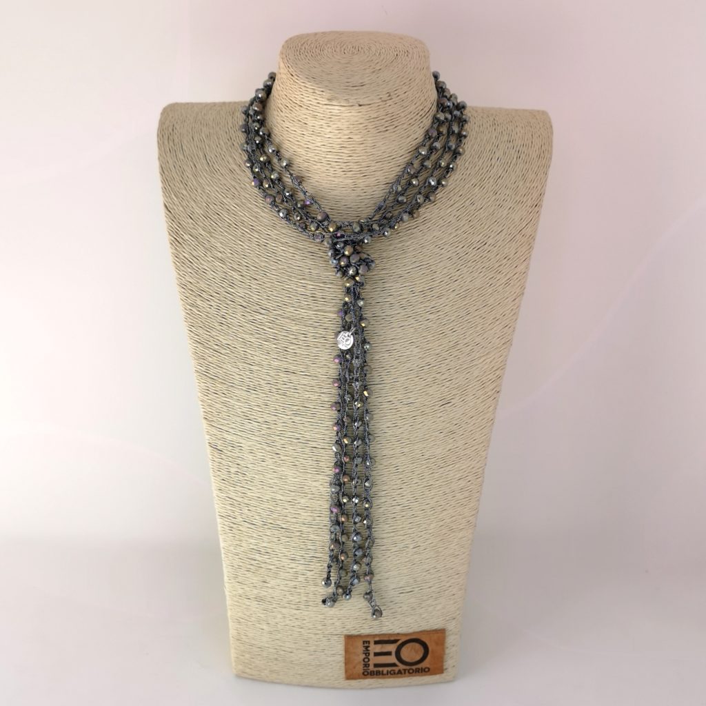 HM Collana a cravatta lavorata a crochet argento grigio piombo metal Emporiobbligatorio