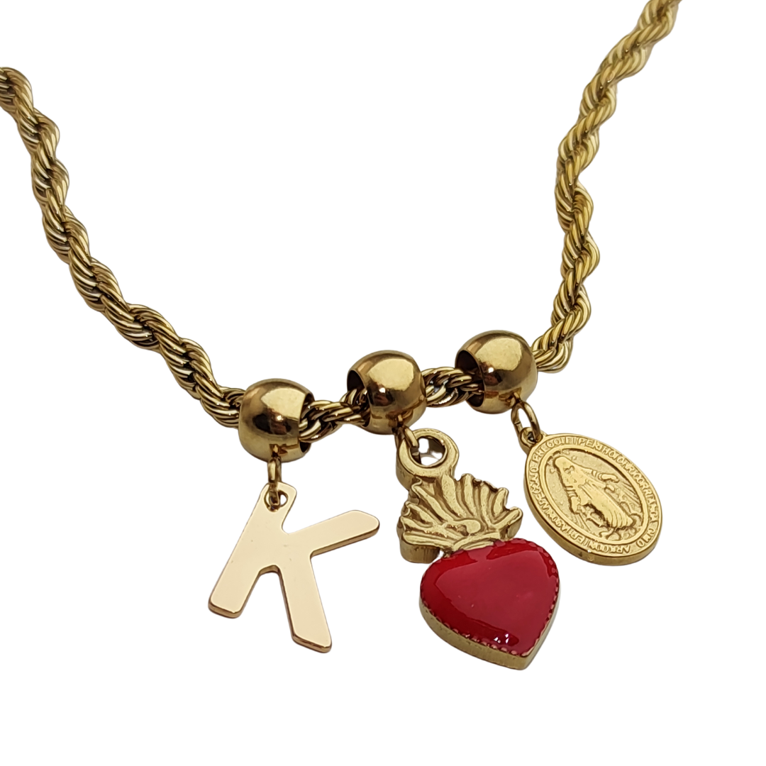 Collana colore oro con lettere e cuore sacro